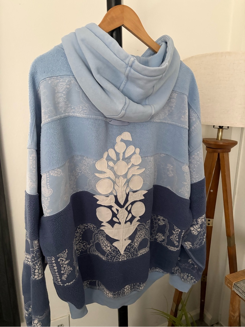 NWT FREE PEOPLE MOVEMENT Final Call Bandana Logo Hoodie | Blue Indigo Combo $168 - Picture 13 of 13